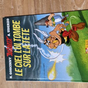 BD " ASTERIX LE CIEL LUI TOMBE SUR LA TETE"