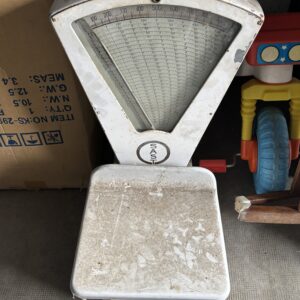 Ancienne balance à Legume